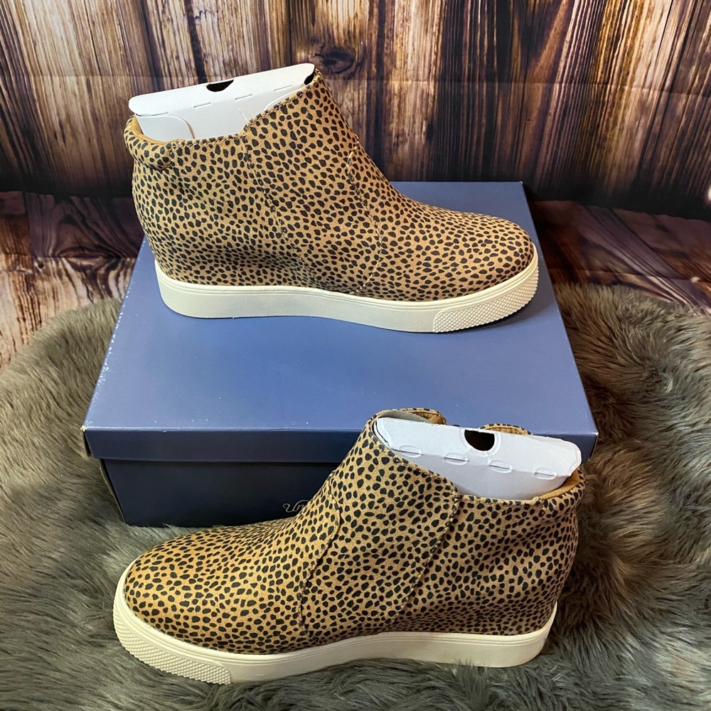 Universal Thread Leopard Print Sneakers